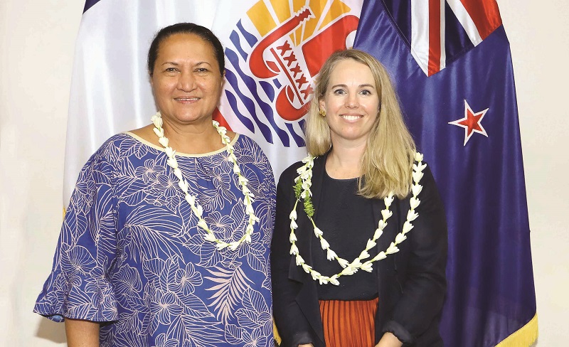La vice-présidente du Pays, Éliane Tevahitua (à gauche), a rencontré la consule générale de Nouvelle-Zélande, Felicity Roxburgh (à droite), ce mardi. Crédit photo : présidence.