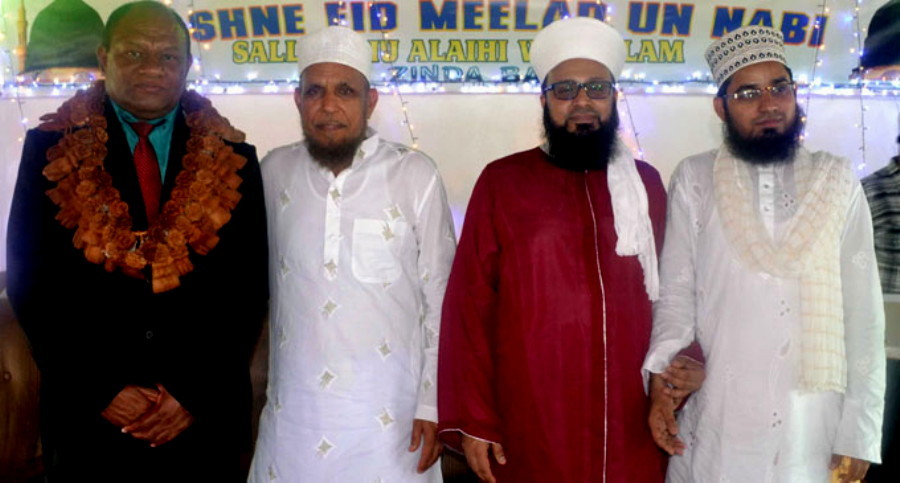 Vivre ensemble en paix : Les Musulmans de Fidji ont célébré le prophète Mahomet lundi 5 janvier 2015.