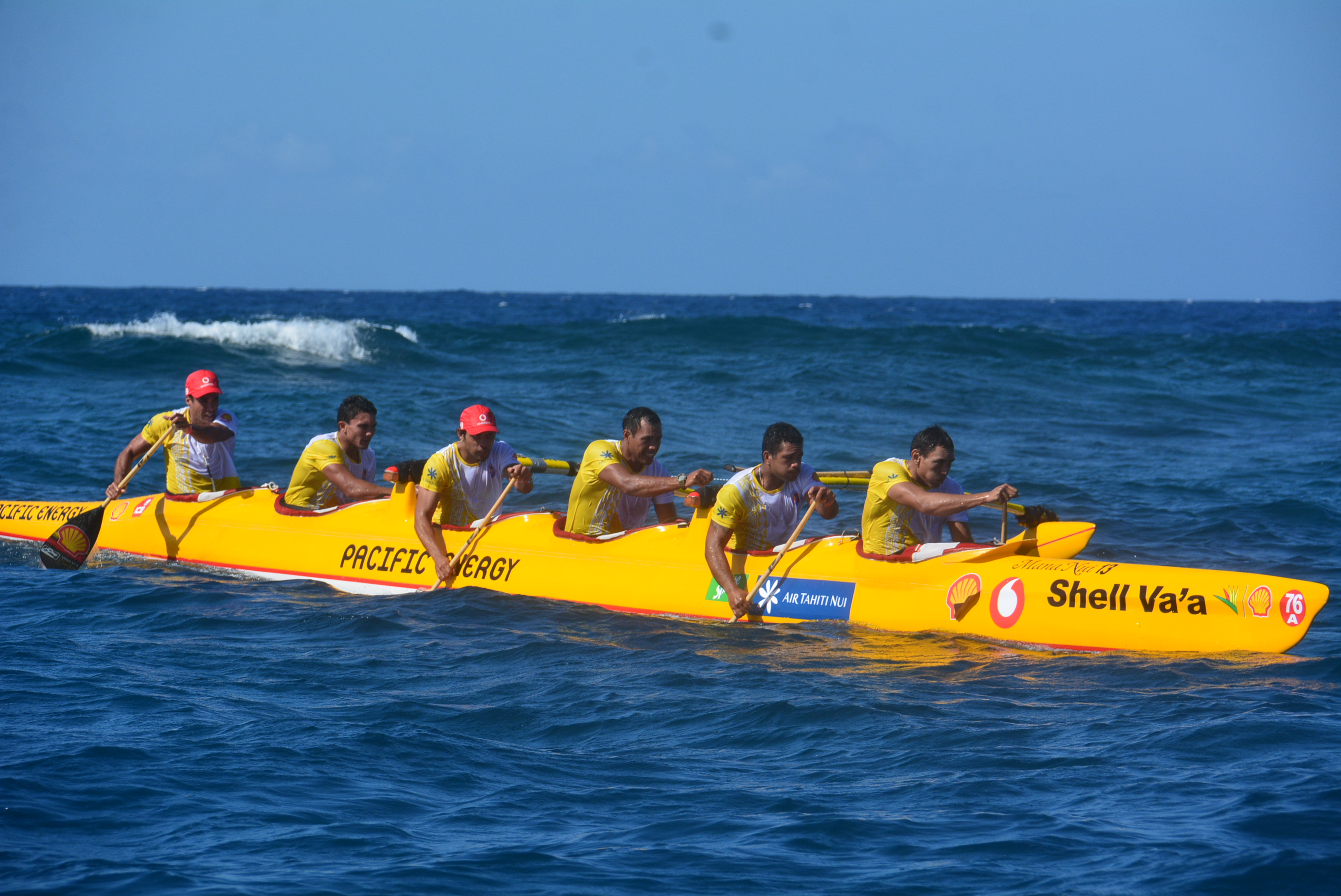 Après une belle session de surf dans le chenal entre Tahiti et Moorea, a l'entrée de passe de Afareaitu, l'équipage de Shell Va'a avait quasiment déjà tué tout suspens.