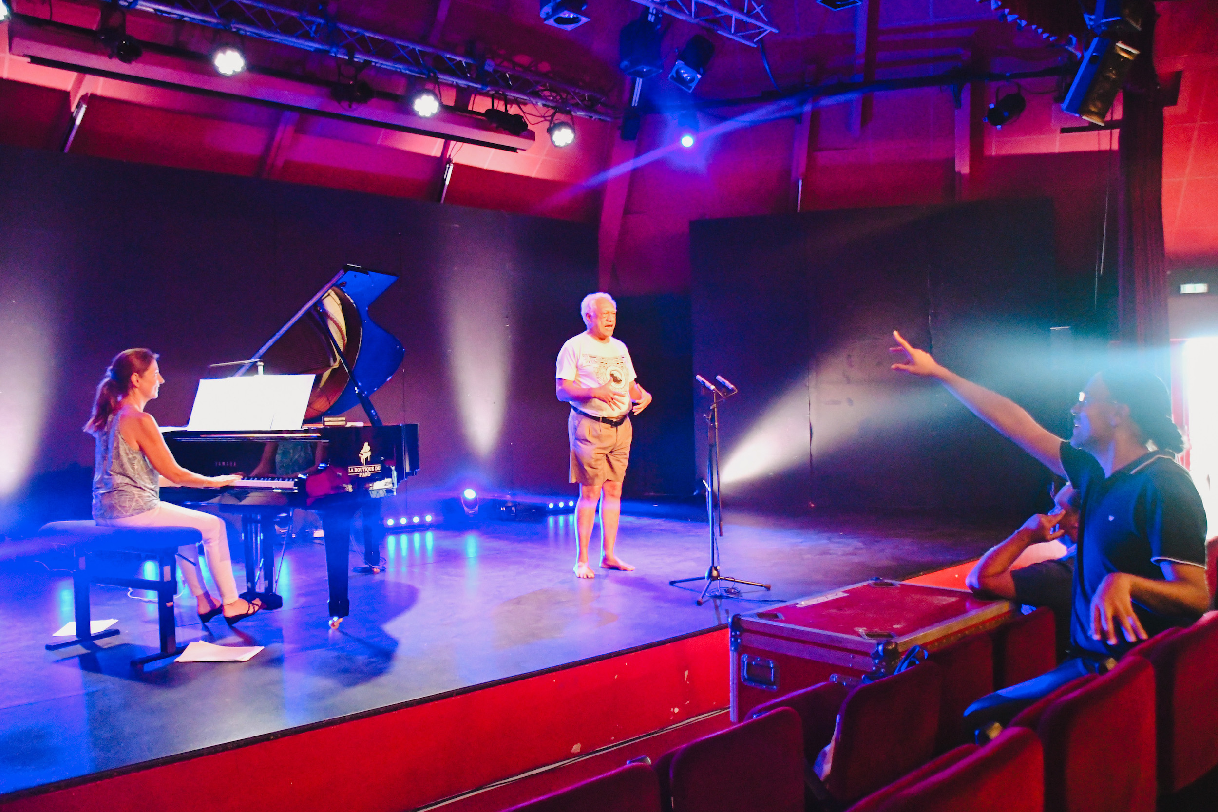 Dernière répétition générale pour les chanteurs locaux avant le grand soir !