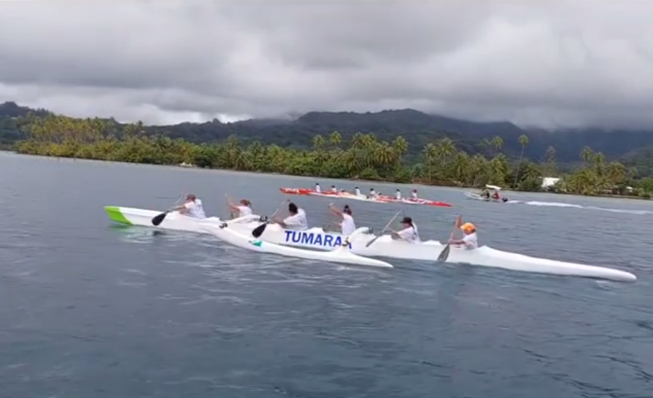 Les courses de va’a ont eu lieu sur le lagon de Taputapuātea lors du week-end d’ouverture. (crédit Taputapuatea Cup Event)