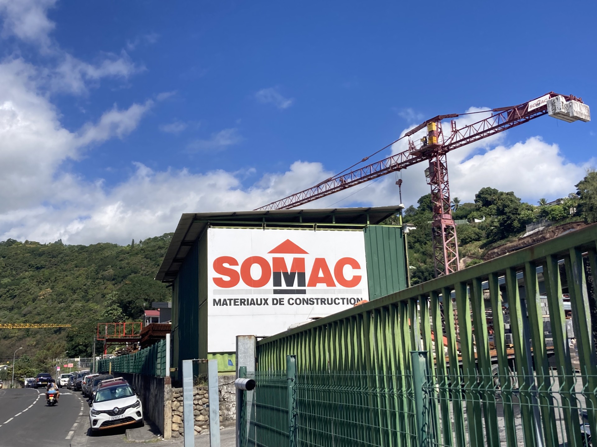 En avril 2024, les employés de la SOMAC Titioro ont appris l'expulsion prochaine de leur entreprise.  Crédit : Tom Larcher