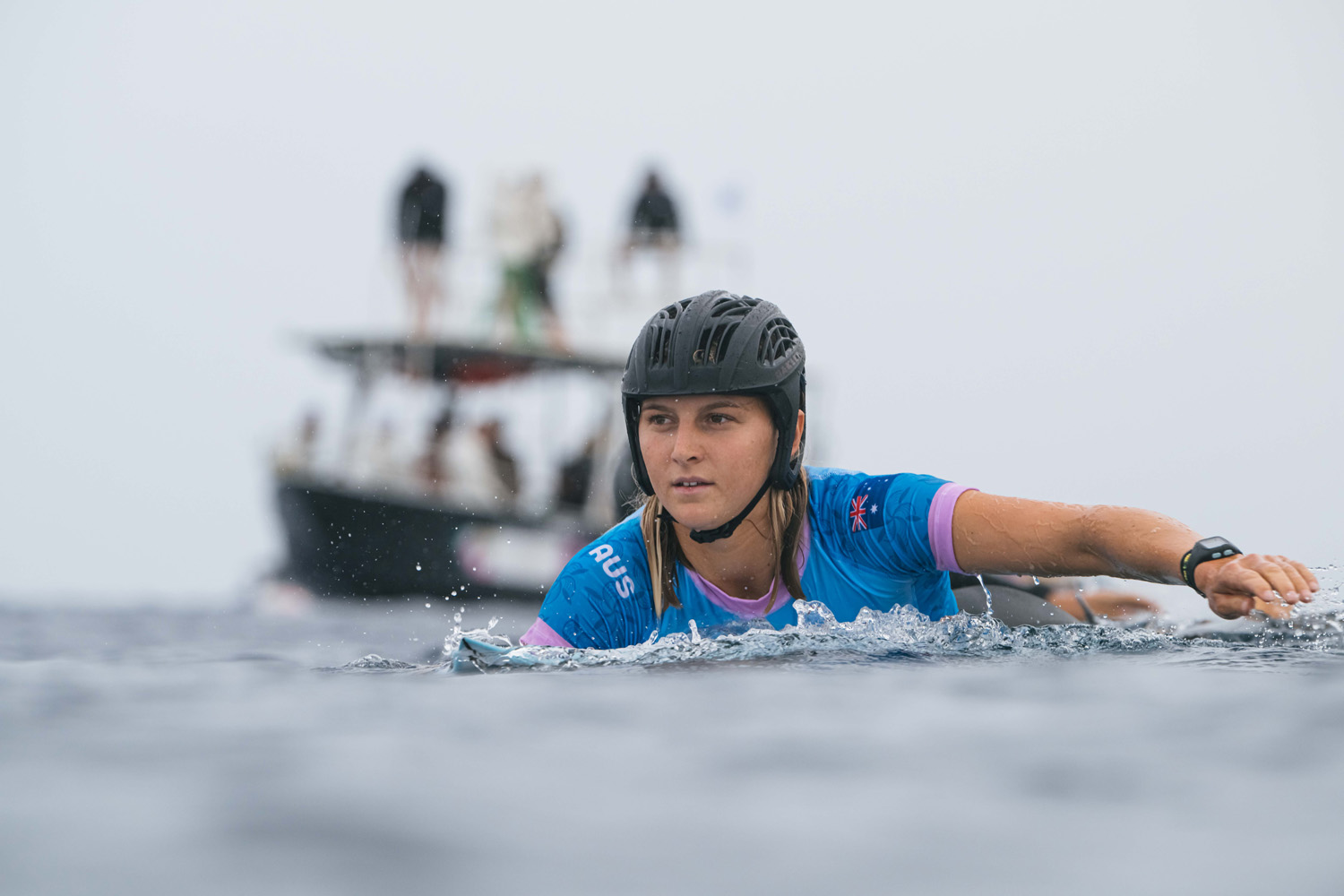 La surfeuse australienne Molly Picklum (Crédit : ISA/Beatriz Ryder).