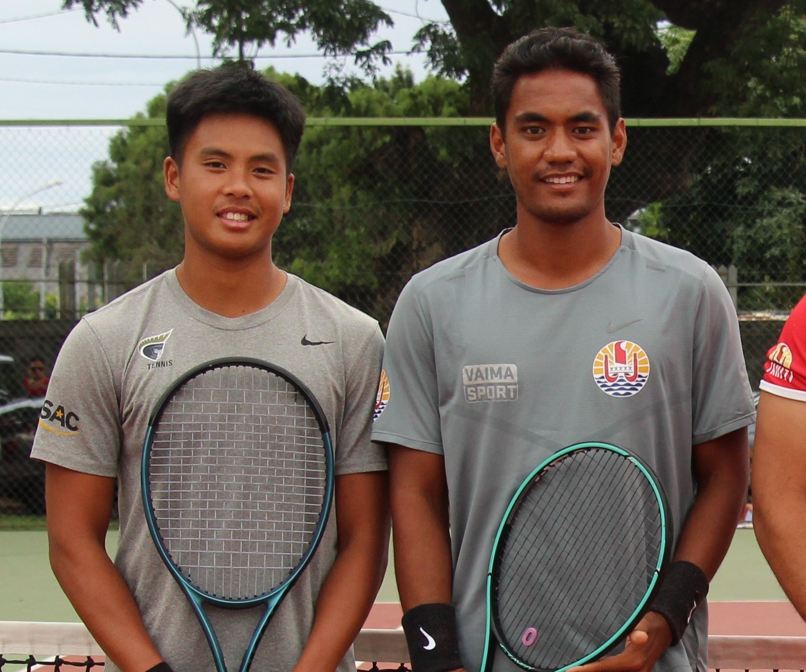 Reynald Taaroa (à droite) a décroché un 4e titre successif de champion de Polynésie de doubles 2e série en faisant équipe cette année avec Heimanarii Lai San.