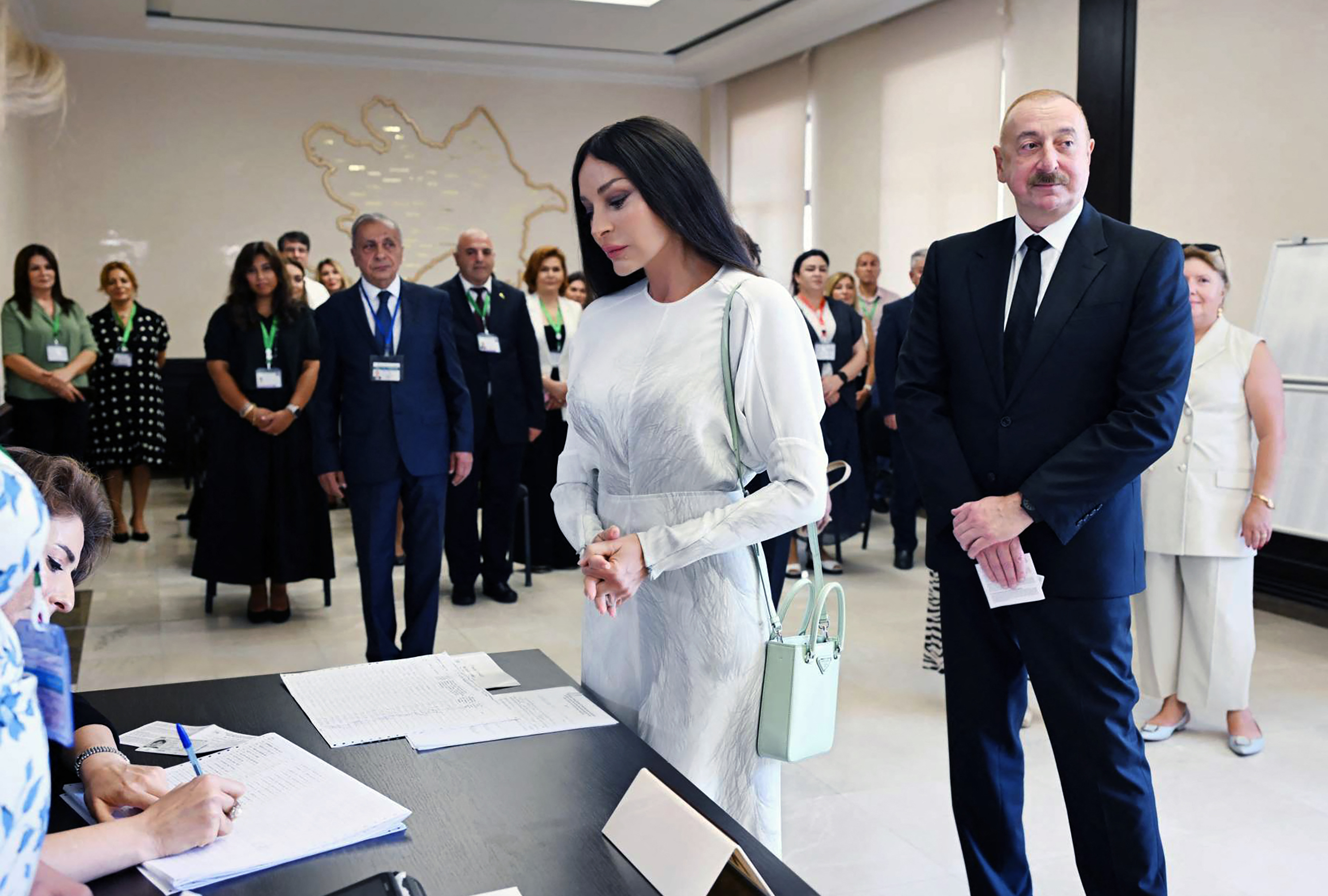 Azerbaïdjan: victoire du parti d'Aliev lors d'élections dénoncées par l'opposition