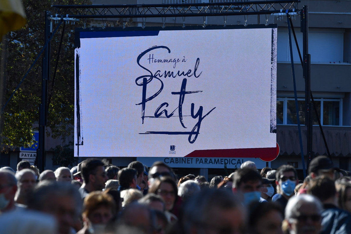 Minute de silence dans les collèges et lycées pour Samuel Paty et Dominique Bernard