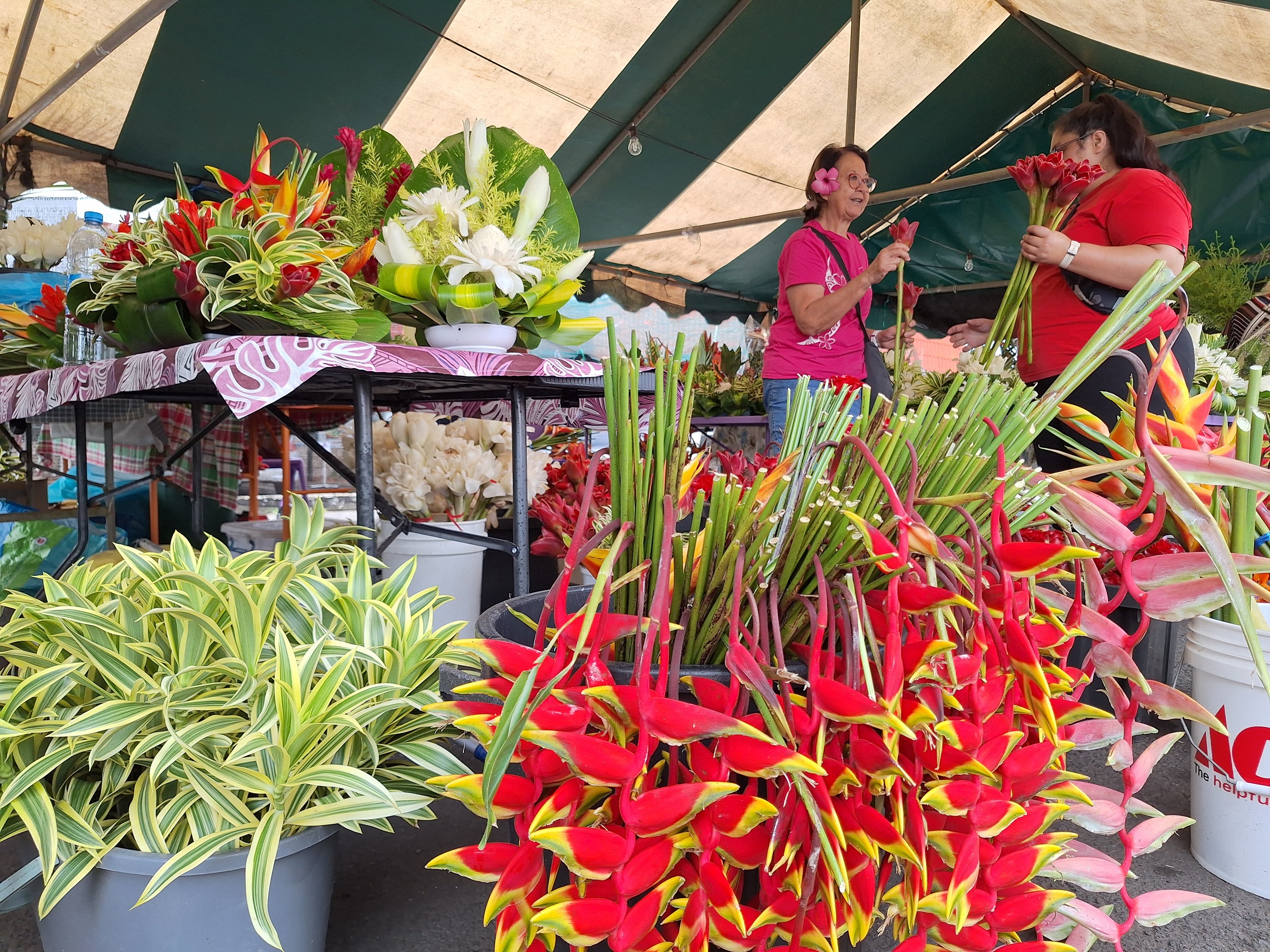 Bouquets ou fleurs coupées, à chacun sa préférence.