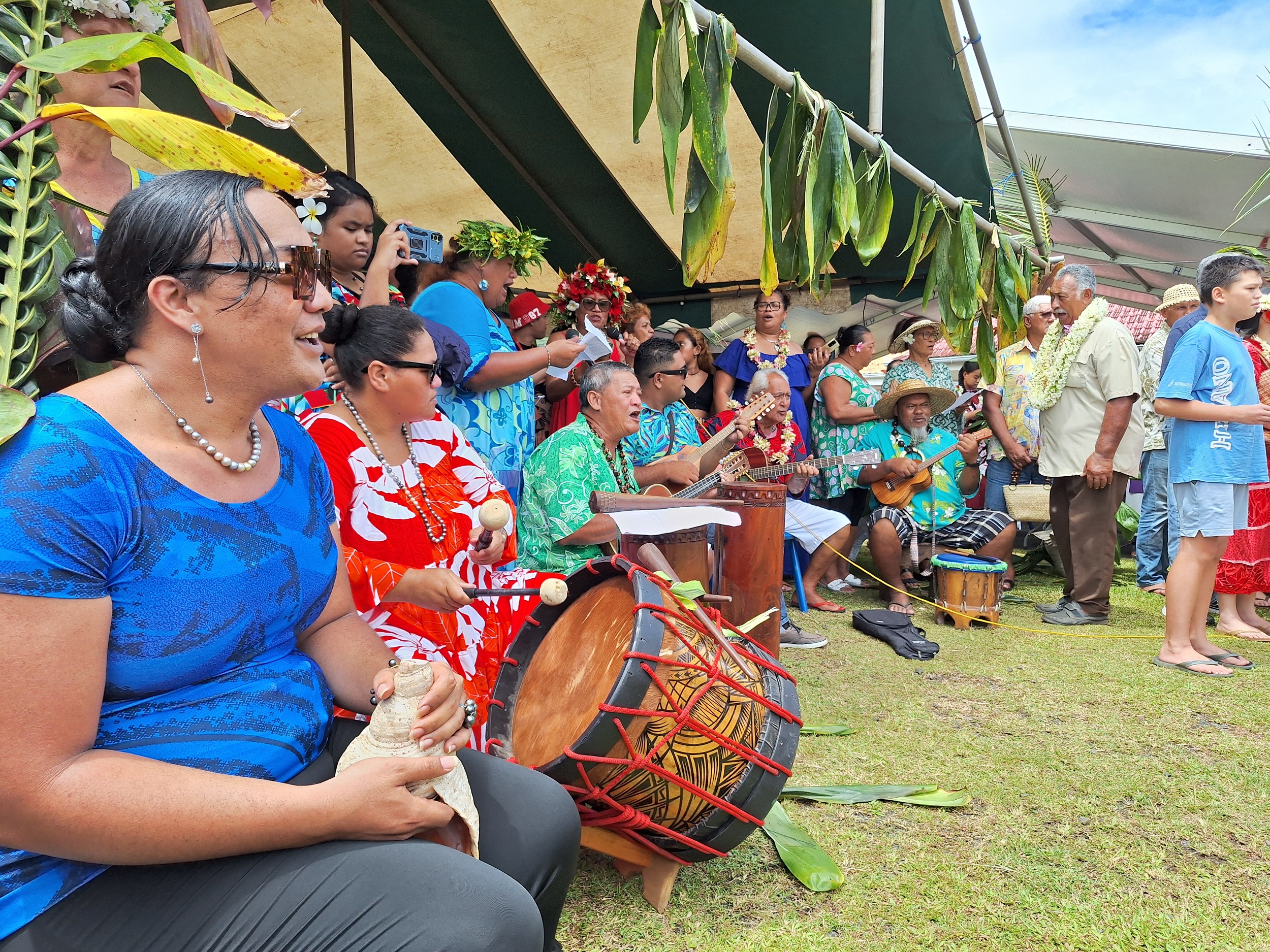 Chants et percussions traditionnelles ont rythmé la cérémonie.