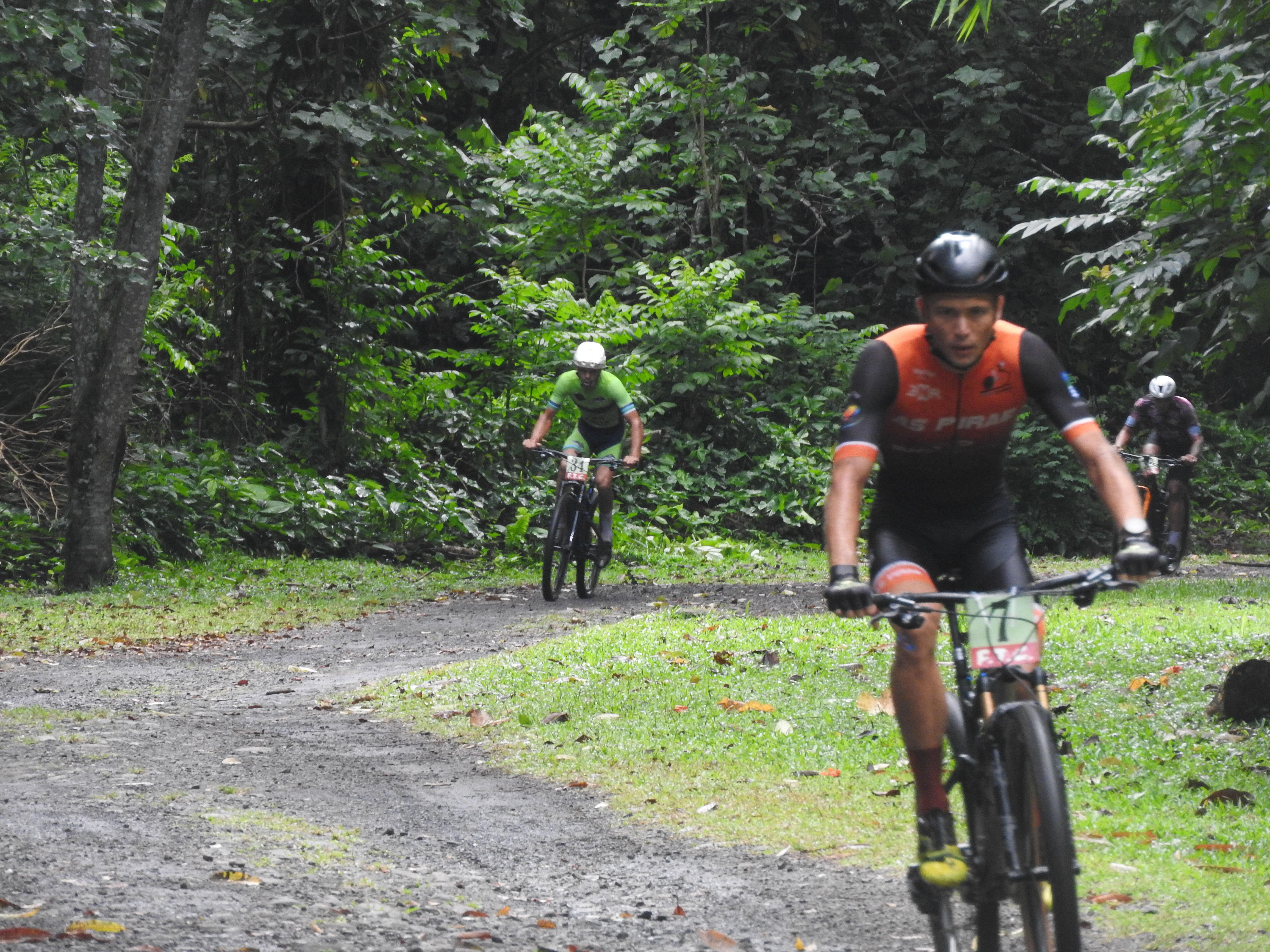 Le MTB challenge roule pour Les Amazones