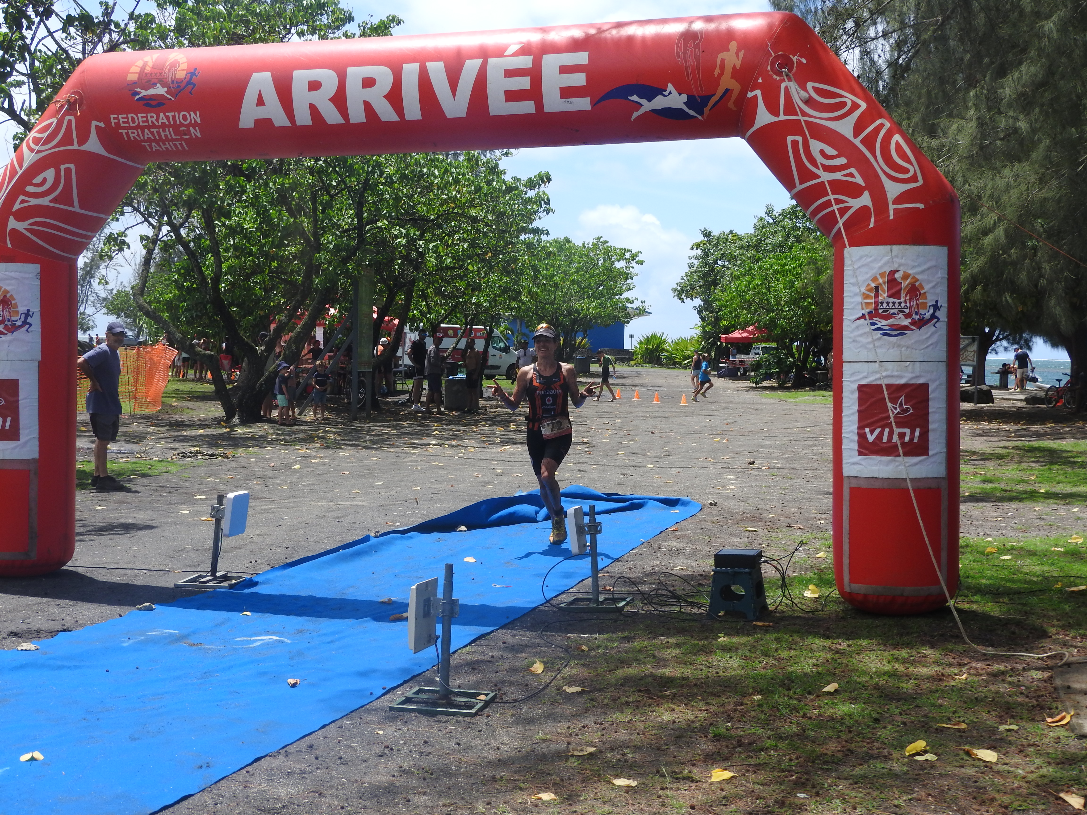 Taruia Krainer et Marine Chavanne s’offrent le cross de Atimaono