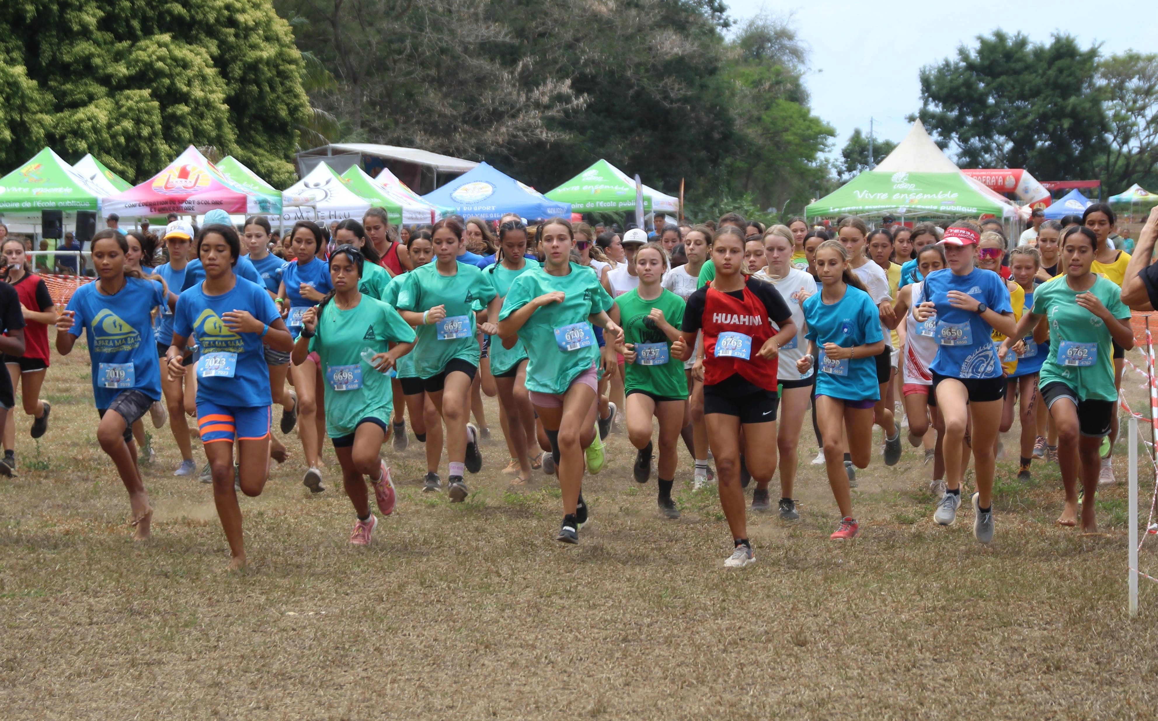 2 145 élèves dont 386 des îles ont participé aux Championnats de Polynésie de cross scolaire à l’hippodrome de Pirae.