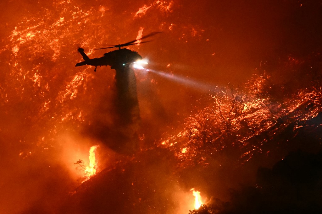 Les incendies s'étendent à Los Angeles, le bilan grimpe à 16 morts