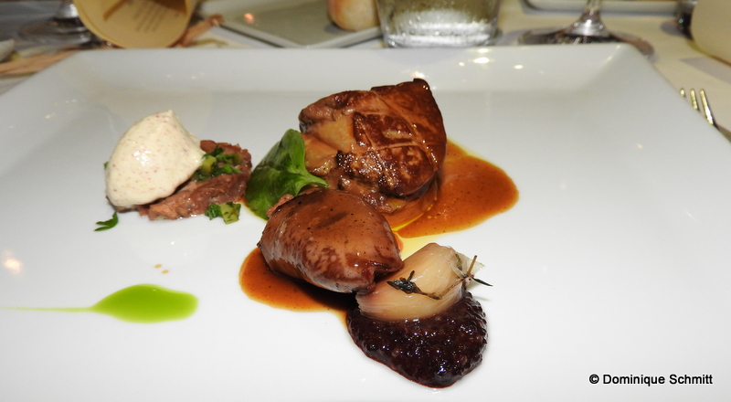 Foie gras poêlé sur une tarte fine aux cèpes