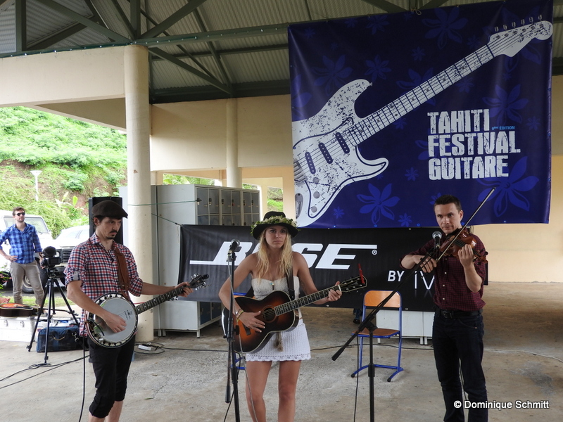 Tahiti Festival Guitare : les artistes offrent un avant-goût de la fête au lycée hôtelier de Punaauia