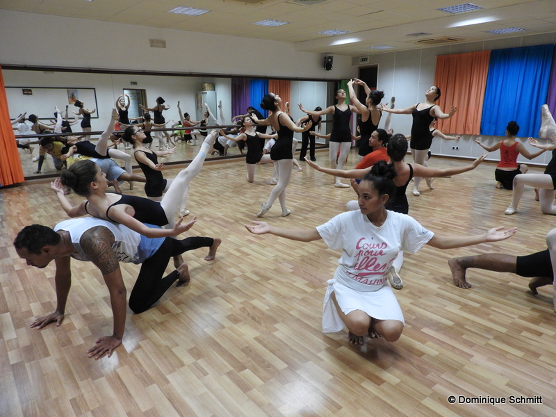 Les danseurs traditionnels de Vaehakaiki Urima et les ballerines d'Annie et Marion Fayn répètent depuis plusieurs semaines au Conservatoire.