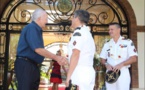 Le Président rencontre le général commandant le SMA