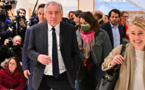 Relaxé, François Bayrou entend se replacer au centre du jeu