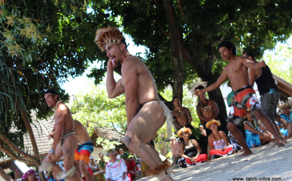 La délégation de Rapa Nui veut tout faire pour "que la culture polynésienne ne disparaisse pas" [IMAGES ET SON]