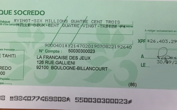 Le gagnant de l'Euromillions a reçu son chèque, il avait validé sa grille à Papenoo