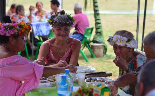 Un repas pour les matahiapo de Pirae