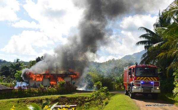 Un fare part en fumée à Raiatea, la famille "a tout perdu" (Màj)