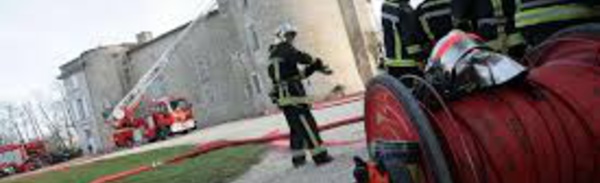 Charente: un château brûle, AXA demande aux pompiers de rembourser les travaux