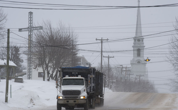 Après les Etats-Unis, la tempête de neige paralyse l'est du Canada