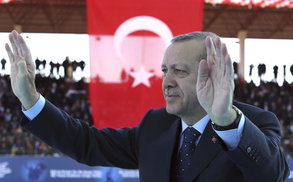 Turquie: Erdogan menace de dire "au revoir" à l'UE