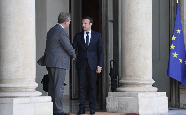 Code du travail: Macron consulte pour préparer une réforme à haut risque