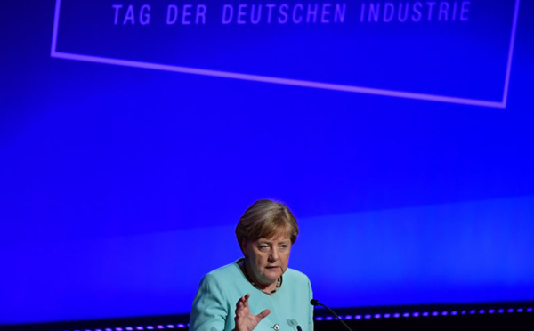 Merkel prête à discuter des idées françaises de réforme de la zone euro