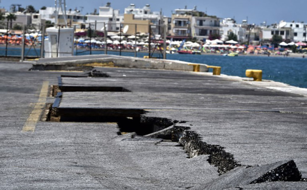 Grèce: un séisme en pleine saison touristique fait deux morts sur l'île de Kos