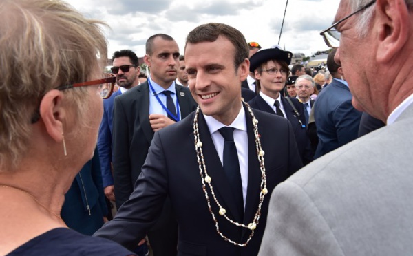 Macron reçoit mercredi à l'Elysée Rihanna, après Bono lundi