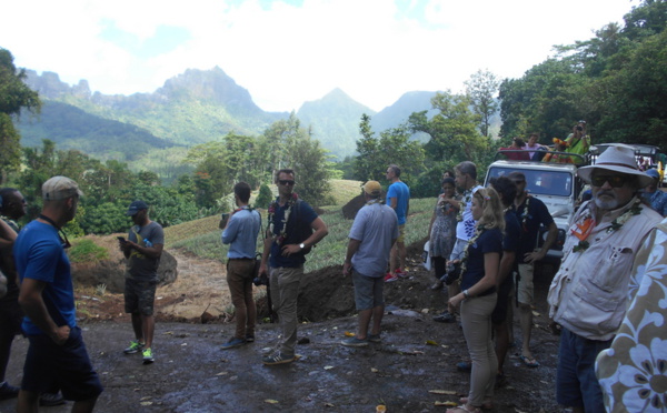 Visites de terrain à Moorea, dans le cadre des projets Resccue et Integre