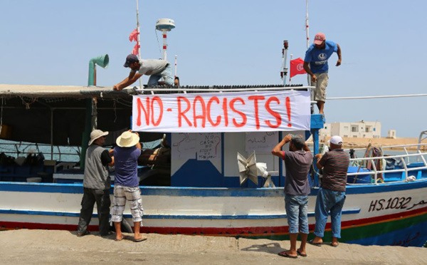 Le navire de militants anti-migrants bloqué au large de la Tunisie