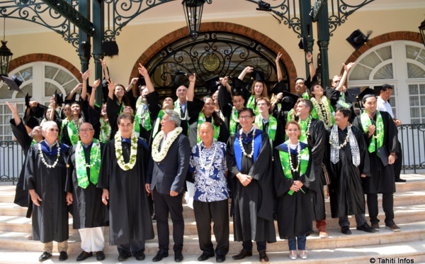 Cérémonie de graduation de la promotion Tahiti Infos de l'ECT