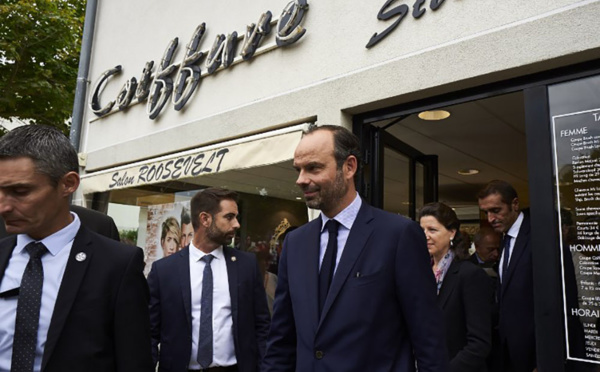 Indépendants: Philippe confirme la fin du RSI et promet un "coup de pouce"
