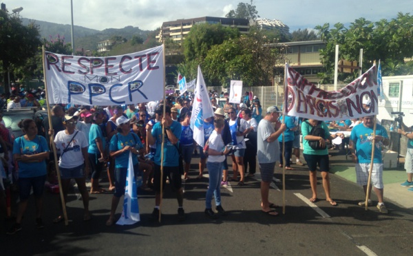 Grèves: plus de 700 manifestants réunis ce matin