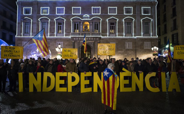 Catalogne: Madrid et Barcelone vers le choc frontal