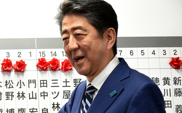 Japon: nouveau départ pour Abe, conforté par une solide majorité