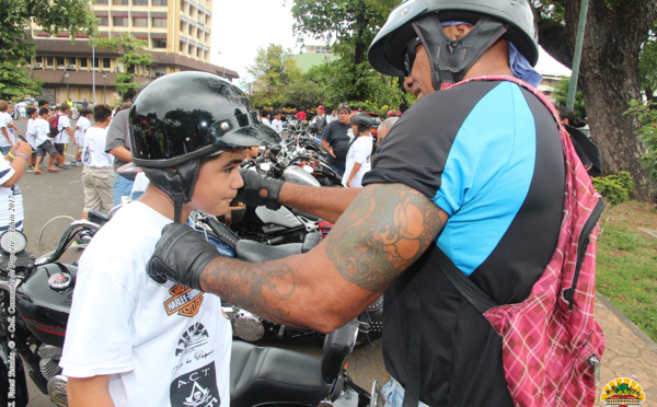 Les 100 motos de l’amitié à Papeete