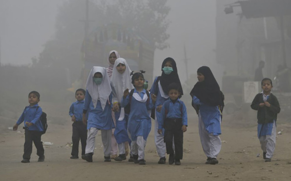 Pakistan: à Lahore, le smog fait des ravages