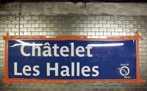 Meurtre d'un jeune à Chatelet-les-Halles: la mère indignée par la diffusion de vidéos