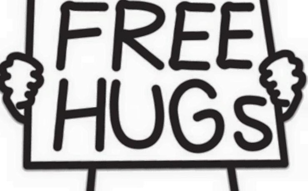 Un "big hug" à Paofai pour la journée internationale du câlin