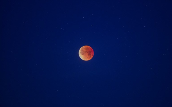 Une "Super Lune bleue de sang" fait son show mercredi