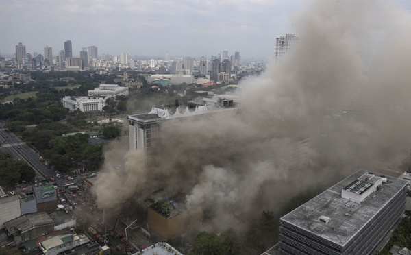 Philippines: trois morts, deux disparus et 23 blessés dans l'incendie d'un hôtel