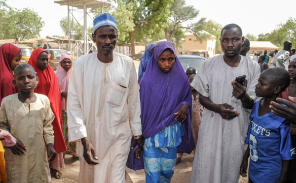 Nigeria: Boko Haram rend à leurs parents une centaine d'écolières enlevées en février
