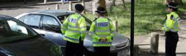 Deux garçons de 13 et 15 ans blessés par balles en pleine journée à Londres