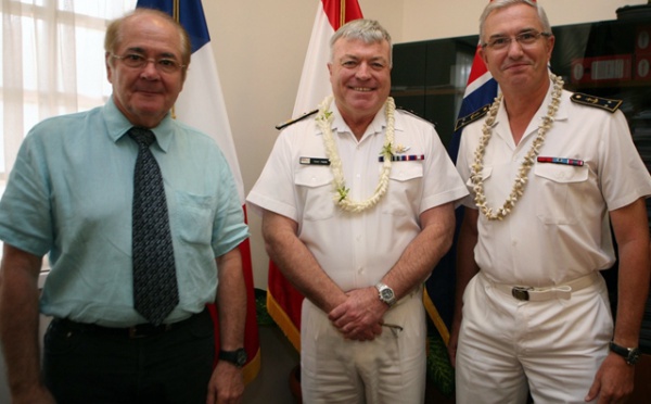 Le chef d’état-major de la marine néo-zélandaise reçu à la présidence