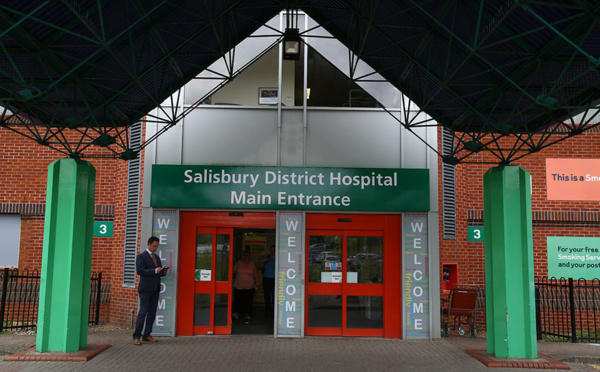 Deux personnes hospitalisées, une substance inconnue, mais que s'est-il passé à Amesbury?
