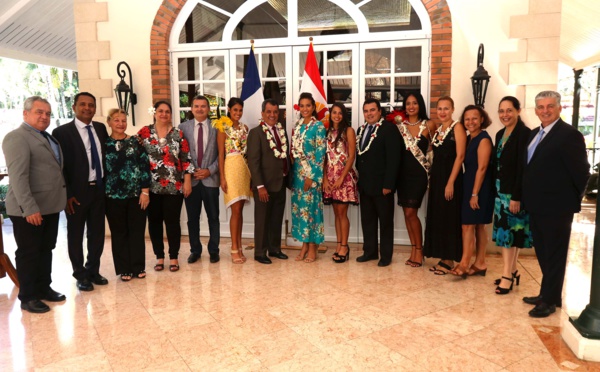 Miss Tahiti et ses dauphines reçues à la Présidence